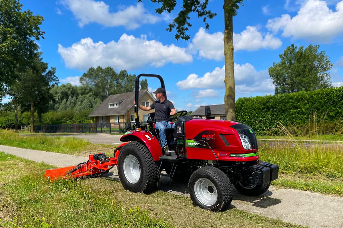 Buying an electric tractor: what to look for