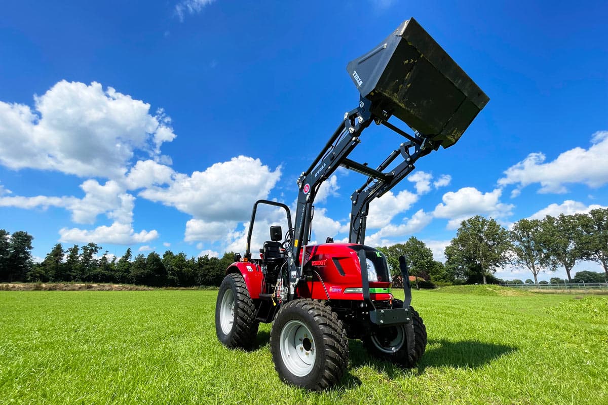 Knegt 304G2E electric tractor